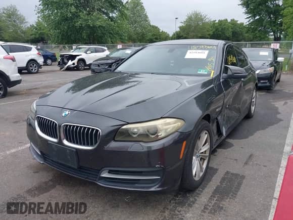 2014 BMW 5 Series 528i xDrive с VIN WBA5A7C5XED612819, выставлен на аукционе IAAI как лот 42593601 с пробегом 174 821 миль миль и . История ставок и продаж доступна на DreamBid. Изображение 17.