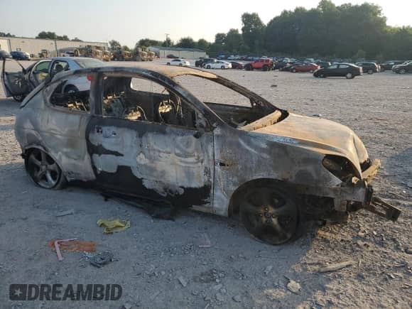 2008 Hyundai Accent SE z VIN KMHCN36C58U086987, wystawiony jako Copart lot #62260425 z przebiegiem Nie podano mil oraz Szkoda całkowita • Salvage title. Historia ofert i sprzedaży dostępna na DreamBid. Obrazek 4.