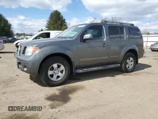 2005 Nissan Pathfinder SE z VIN 5N1AR18U15C774198, wystawiony jako Copart lot #50757285 z przebiegiem 162 017 mil mil oraz Czysty tytuł • Clean title. Historia ofert i sprzedaży dostępna na DreamBid. Obrazek 1.