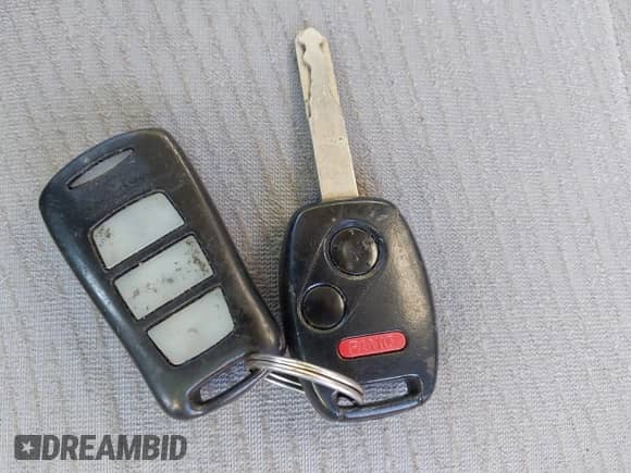 2011 Honda Odyssey LX с VIN 5FNRL5H24BB047831, выставлен на аукционе IAAI как лот 43393129 с пробегом 307 948 миль миль и . История ставок и продаж доступна на DreamBid. Изображение 11.