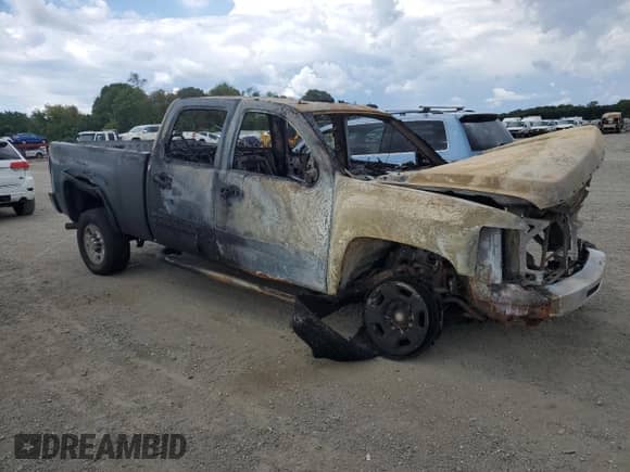 2008 Chevrolet Silverado 2500HD LTZ z VIN 1GCHK23K68F120447, wystawiony jako Copart lot #70835835 z przebiegiem Nie podano mil oraz Czysty tytuł • Clean title. Historia ofert i sprzedaży dostępna na DreamBid. Obrazek 4.