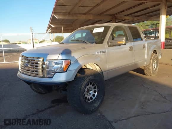 2011 Ford F-150 XLT z VIN 1FTFW1CT1BFB92579, wystawiony jako IAAI lot #43376492 z przebiegiem 153 966 mil mil oraz . Historia ofert i sprzedaży dostępna na DreamBid. Obrazek 2.