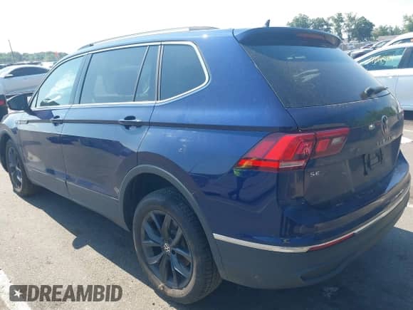 2024 Volkswagen Tiguan SE с VIN 3VV2B7AX1RM108274, выставлен на аукционе IAAI как лот 42940542 с пробегом 30 136 миль миль и . История ставок и продаж доступна на DreamBid. Изображение 3.