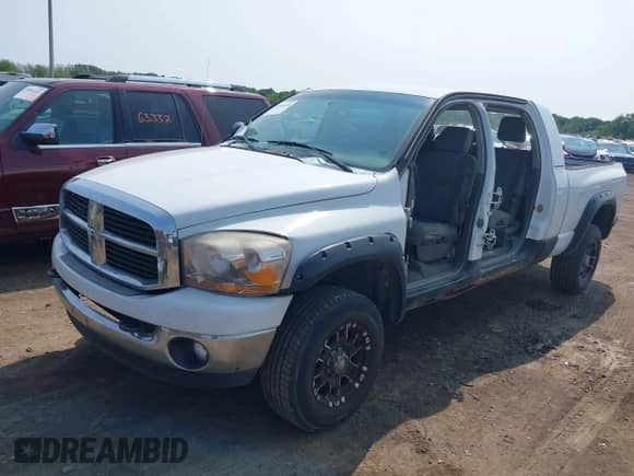 2006 Dodge 2500 SLT with VIN 3D7KS29CX6G183882, listed as a IAAI auction lot 39969698 with 309,186 mi miles and . Bid and sale history available at DreamBid. Image 2.