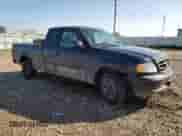 2000 Ford F-150 XL z VIN 1FTZX1729YNA19838, wystawiony jako Copart lot #58537575 z przebiegiem 254 403 mil mil oraz Czysty tytuł • Clean title. Historia ofert i sprzedaży dostępna na DreamBid. Obrazek 4.