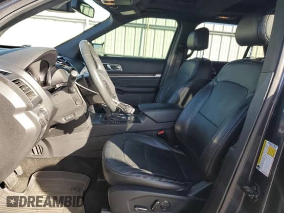 2017 Ford Explorer Limited z VIN 1FM5K8F84HGE26512, wystawiony jako Copart lot #61499195 z przebiegiem 101 042 mil mil oraz Czysty tytuł • Clean title. Historia ofert i sprzedaży dostępna na DreamBid. Obrazek 7.