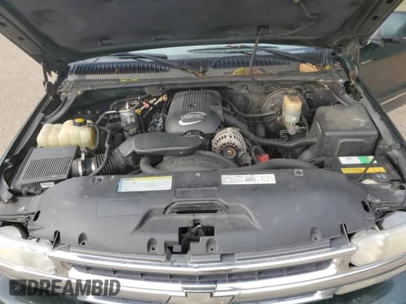 2001 Chevrolet Suburban LT с VIN 3GNEC16T71G182627, выставлен на аукционе Copart как лот 80062105 с пробегом Не указан миль и Списание • Salvage title. История ставок и продаж доступна на DreamBid. Изображение 12.