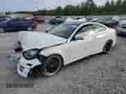 2012 Mercedes-Benz C 350 z VIN WDDGJ5HB3CF737375, wystawiony jako Copart lot #89727235 z przebiegiem 128 116 mil mil oraz Szkoda całkowita • Salvage title. Historia ofert i sprzedaży dostępna na DreamBid. Obrazek 1.