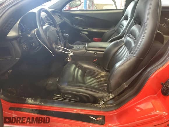 2002 Chevrolet Corvette с VIN 1G1YY22GX25108481, выставлен на аукционе Copart как лот 66327565 с пробегом 39 030 миль миль и Списание • Salvage title. История ставок и продаж доступна на DreamBid. Изображение 7.