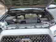 2019 Toyota Tacoma SR5 z VIN 3TMAZ5CN1KM113843, wystawiony jako IAAI lot #42716836 z przebiegiem 43 164 mil mil oraz . Historia ofert i sprzedaży dostępna na DreamBid. Obrazek 10.