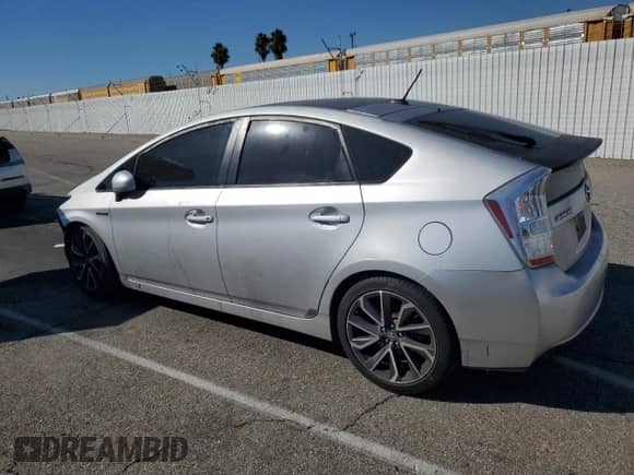 2010 Toyota Prius III с VIN JTDKN3DU7A0094047, выставлен на аукционе Copart как лот 86128485 с пробегом 233 340 миль миль и Списание • Salvage title. История ставок и продаж доступна на DreamBid. Изображение 2.