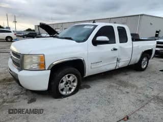 2010 Chevrolet Silverado 1500 LS z VIN 1GCSCREA5AZ272434, wystawiony jako Copart lot #67551865 z przebiegiem 210 149 mil mil oraz Szkoda całkowita • Salvage title. Historia ofert i sprzedaży dostępna na DreamBid. Obrazek 1.