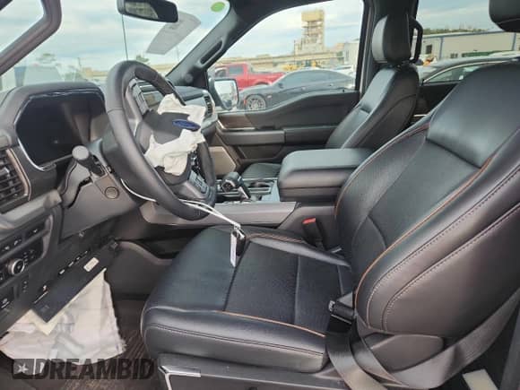 2024 Ford F-150 Lariat с VIN 1FTFW5LD9RFB02928, выставлен на аукционе Copart как лот 89614945 с пробегом 7 899 миль миль и Списание • Salvage title. История ставок и продаж доступна на DreamBid. Изображение 7.