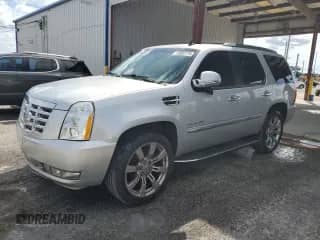 2013 Cadillac Escalade with VIN 1GYS3AEF8DR288140, listed as a Copart auction lot 72082775 with 147,544 mi miles and Salvage title. Bid and sale history available at DreamBid. Image 1.
