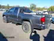 2018 Toyota Tacoma SR5 with VIN 5TFSZ5AN8JX150047, listed as a IAAI auction lot 43474593 with 38,427 mi miles and . Bid and sale history available at DreamBid. Image 3.