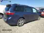2020 Toyota Sienna LE z VIN 5TDKZ3DC2LS047620, wystawiony jako Copart lot #89872995 z przebiegiem 95 175 mil mil oraz Szkoda całkowita • Salvage title. Historia ofert i sprzedaży dostępna na DreamBid. Obrazek 3.