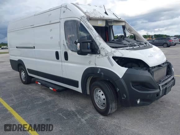 2023 Ram ProMaster Cargo z VIN 3C6MRVJG4PE566297, wystawiony jako IAAI lot #43430241 z przebiegiem 12 080 mil mil oraz . Historia ofert i sprzedaży dostępna na DreamBid. Obrazek 1.