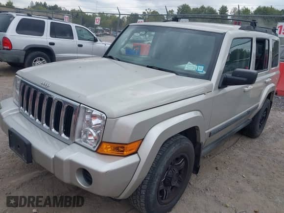 2007 Jeep Commander Sport с VIN 1J8HG48K57C510082, выставлен на аукционе IAAI как лот 43268463 с пробегом 177 942 миль миль и . История ставок и продаж доступна на DreamBid. Изображение 6.