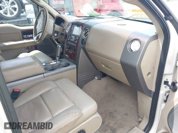 2008 Ford F-150 XLT с VIN 1FTPW12V78FA94477, выставлен на аукционе IAAI как лот 42122476 с пробегом 194 892 миль миль и . История ставок и продаж доступна на DreamBid. Изображение 5.