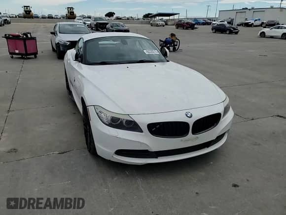 2013 BMW Z4 sDrive28i with VIN WBALL5C56DJ104465, listed as a Copart auction lot 60330215 with 123,353 mi miles and Clean title. Bid and sale history available at DreamBid. Image 13.