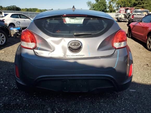 2014 Hyundai Veloster с VIN KMHTC6AD9EU184889, выставлен на аукционе Copart как лот 69762305 с пробегом 132 752 миль миль и Списание • Salvage title. История ставок и продаж доступна на DreamBid. Изображение 6.