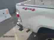 2018 Chevrolet Colorado 4WD Work Truck z VIN 1GCHTBEA8J1254896, wystawiony jako IAAI lot #43214910 z przebiegiem 164 056 mil mil oraz . Historia ofert i sprzedaży dostępna na DreamBid. Obrazek 19.