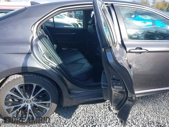 2019 Toyota Camry SE z VIN 4T1B11HK6KU852555, wystawiony jako IAAI lot #43365453 z przebiegiem 171 578 mil mil oraz . Historia ofert i sprzedaży dostępna na DreamBid. Obrazek 8.