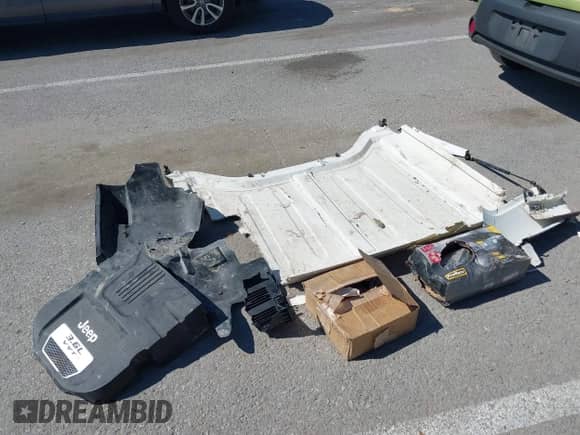 2013 Jeep Wrangler Rubicon 10th Anniversary with VIN 1C4BJWCG4DL533216, listed as a IAAI auction lot 42323743 with Not provided miles and . Bid and sale history available at DreamBid. Image 12.