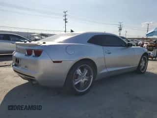 2012 Chevrolet Camaro 1LT z VIN 2G1FF1E32C9160336, wystawiony jako Copart lot #71129015 z przebiegiem 130 329 mil mil oraz Szkoda całkowita • Salvage title. Historia ofert i sprzedaży dostępna na DreamBid. Obrazek 3.