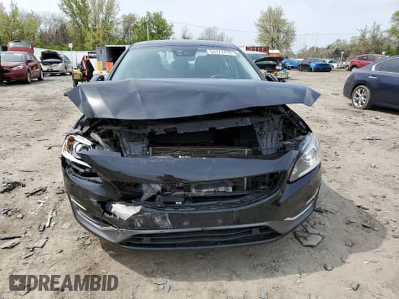 2018 Volvo S60 Inscription Platinum z VIN LYV402TM7JB156553, wystawiony jako Copart lot #53171715 z przebiegiem 67 688 mil mil oraz Szkoda całkowita • Salvage title. Historia ofert i sprzedaży dostępna na DreamBid. Obrazek 5.