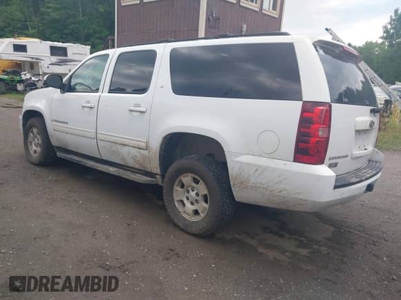 2009 Chevrolet Suburban 2LT с VIN 1GNFK26329R263513, выставлен на аукционе IAAI как лот 42631642 с пробегом 184 323 миль миль и . История ставок и продаж доступна на DreamBid. Изображение 3.