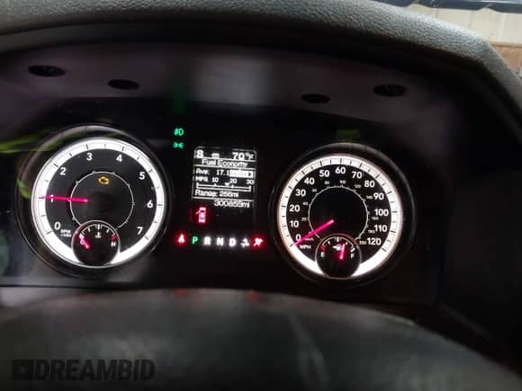 2016 Ram 1500 Tradesman with VIN 1C6RR7FT5GS409253, listed as a IAAI auction lot 42889370 with 300,859 mi miles and . Bid and sale history available at DreamBid. Image 7.