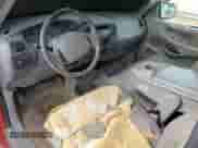 1998 Ford F-150 XL z VIN 1FTDX18W8WNA12677, wystawiony jako Copart lot #78237504 z przebiegiem 175 560 mil mil oraz Czysty tytuł • Clean title. Historia ofert i sprzedaży dostępna na DreamBid. Obrazek 8.