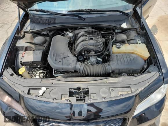 2016 Chrysler 300 Anniversary Edition с VIN 2C3CCARG7GH344252, выставлен на аукционе Copart как лот 63479495 с пробегом 140 970 миль миль и На запчасти • Non repairable. История ставок и продаж доступна на DreamBid. Изображение 11.