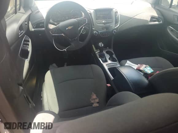 2019 Chevrolet Cruze LT z VIN 3G1BE6SMXKS535449, wystawiony jako Copart lot #69027885 z przebiegiem 91 637 mil mil oraz Nie do naprawy • Non repairable. Historia ofert i sprzedaży dostępna na DreamBid. Obrazek 8.