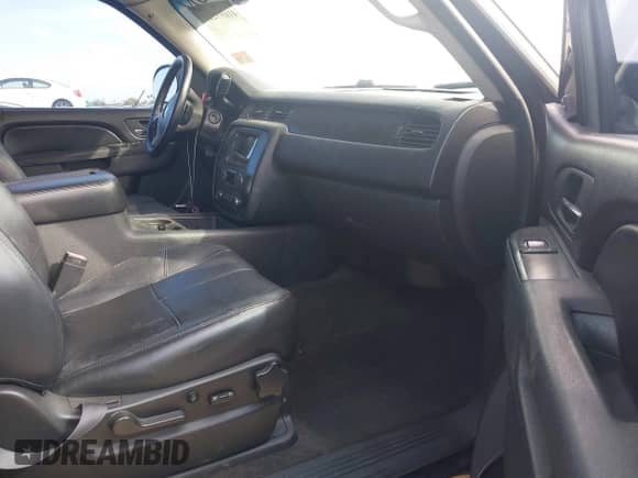 2011 Chevrolet Avalanche LT with VIN 3GNMCFE05BG140362, listed as a IAAI auction lot 41693220 with 162,800 mi miles and . Bid and sale history available at DreamBid. Image 5.