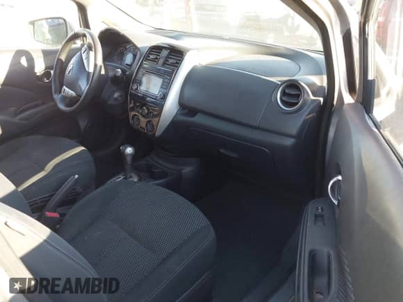 2015 Nissan Note S Plus z VIN 3N1CE2CP0FL430239, wystawiony jako IAAI lot #43505912 z przebiegiem 148 846 mil mil oraz . Historia ofert i sprzedaży dostępna na DreamBid. Obrazek 5.