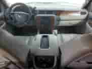 2007 Chevrolet Suburban LTZ с VIN 1GNFC16077R388601, выставлен на аукционе Copart как лот 81522175 с пробегом 162 051 миль миль и Чистый • Clean title. История ставок и продаж доступна на DreamBid. Изображение 8.