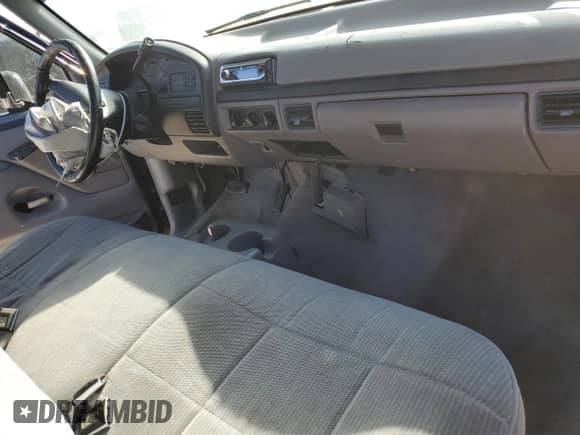 1996 Ford F-150 с VIN 1FTEF14N6TLA81962, выставлен на аукционе Copart как лот 42453655 с пробегом 260 127 миль миль и Списание • Salvage title. История ставок и продаж доступна на DreamBid. Изображение 8.