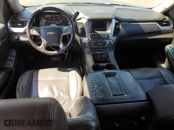 2015 Chevrolet Suburban LS z VIN 1GNSCHKC4FR257311, wystawiony jako Copart lot #55975425 z przebiegiem 193 728 mil mil oraz Szkoda całkowita • Salvage title. Historia ofert i sprzedaży dostępna na DreamBid. Obrazek 8.