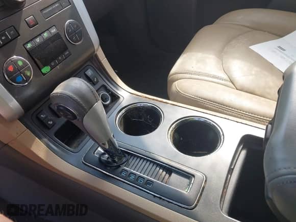 2009 Chevrolet Traverse 2LT with VIN 1GNEV23D09S135733, listed as a IAAI auction lot 42614276 with 153,000 mi miles and . Bid and sale history available at DreamBid. Image 12.