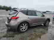 2012 Nissan Murano LE с VIN JN8AZ1MU8CW100575, выставлен на аукционе Copart как лот 81825905 с пробегом 151 183 миль миль и Списание • Salvage title. История ставок и продаж доступна на DreamBid. Изображение 3.