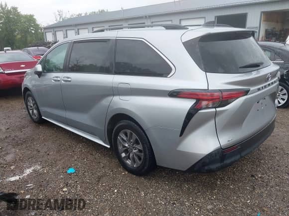 2021 Toyota Sienna LE with VIN 5TDBSKFC6MS020739, listed as a IAAI auction lot 42680138 with 162,547 mi miles and . Bid and sale history available at DreamBid. Image 3.