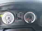 2018 Ram 1500 Express z VIN 1C6RR7FT5JS198871, wystawiony jako IAAI lot #41876526 z przebiegiem 110 805 mil mil oraz . Historia ofert i sprzedaży dostępna na DreamBid. Obrazek 7.