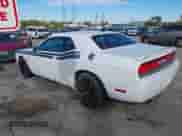2013 Dodge Challenger R/T Plus z VIN 2C3CDYBTXDH531266, wystawiony jako IAAI lot #43506450 z przebiegiem 74 712 mil mil oraz . Historia ofert i sprzedaży dostępna na DreamBid. Obrazek 3.