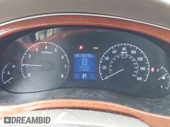 2013 Hyundai Genesis 3.8L с VIN KMHGC4DDXDU239558, выставлен на аукционе IAAI как лот 43120653 с пробегом 185 788 миль миль и . История ставок и продаж доступна на DreamBid. Изображение 7.