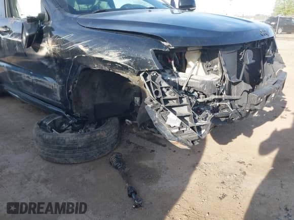 2018 Jeep Grand Cherokee Overland with VIN 1C4RJFCT1JC314558, listed as a IAAI auction lot 42206305 with 83,570 mi miles and . Bid and sale history available at DreamBid. Image 6.