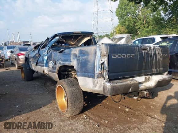 2002 Dodge 2500 с VIN 3B7KF23642M201080, выставлен на аукционе IAAI как лот 43011822 с пробегом Не указан миль и . История ставок и продаж доступна на DreamBid. Изображение 3.