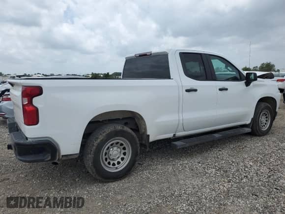 2020 Chevrolet Silverado 1500 Work Truck z VIN 1GCRWAEF9LZ261152, wystawiony jako Copart lot #55047875 z przebiegiem 24 782 mil mil oraz Szkoda całkowita • Salvage title. Historia ofert i sprzedaży dostępna na DreamBid. Obrazek 3.