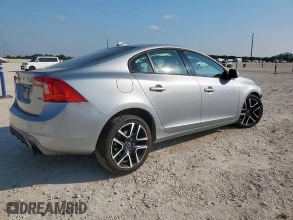 2018 Volvo S60 Dynamic с VIN YV126MFL0J2451266, выставлен на аукционе Copart как лот 67443235 с пробегом 103 405 миль миль и Списание • Salvage title. История ставок и продаж доступна на DreamBid. Изображение 3.